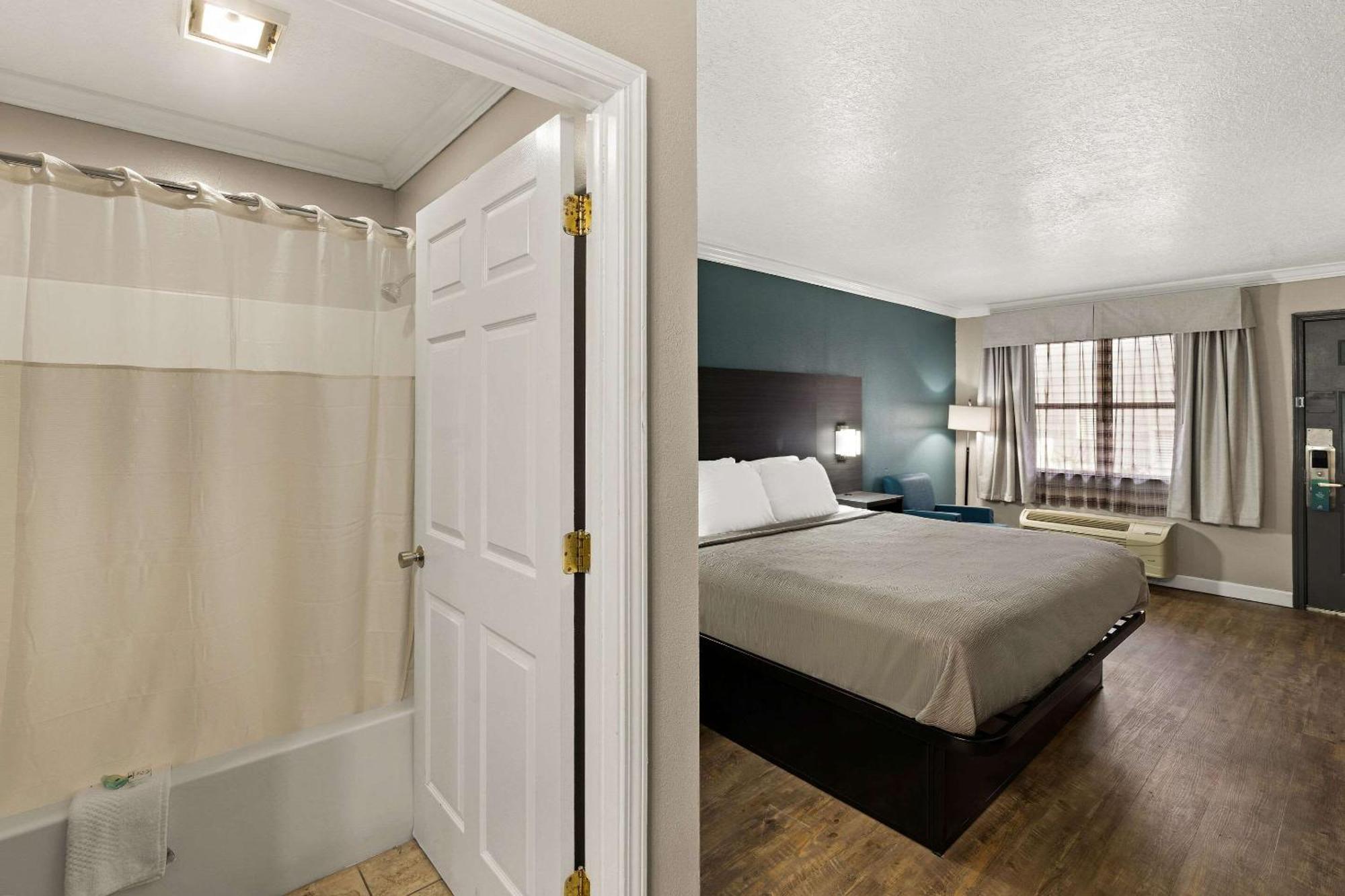 Quality Inn Ocean Springs Exteriör bild