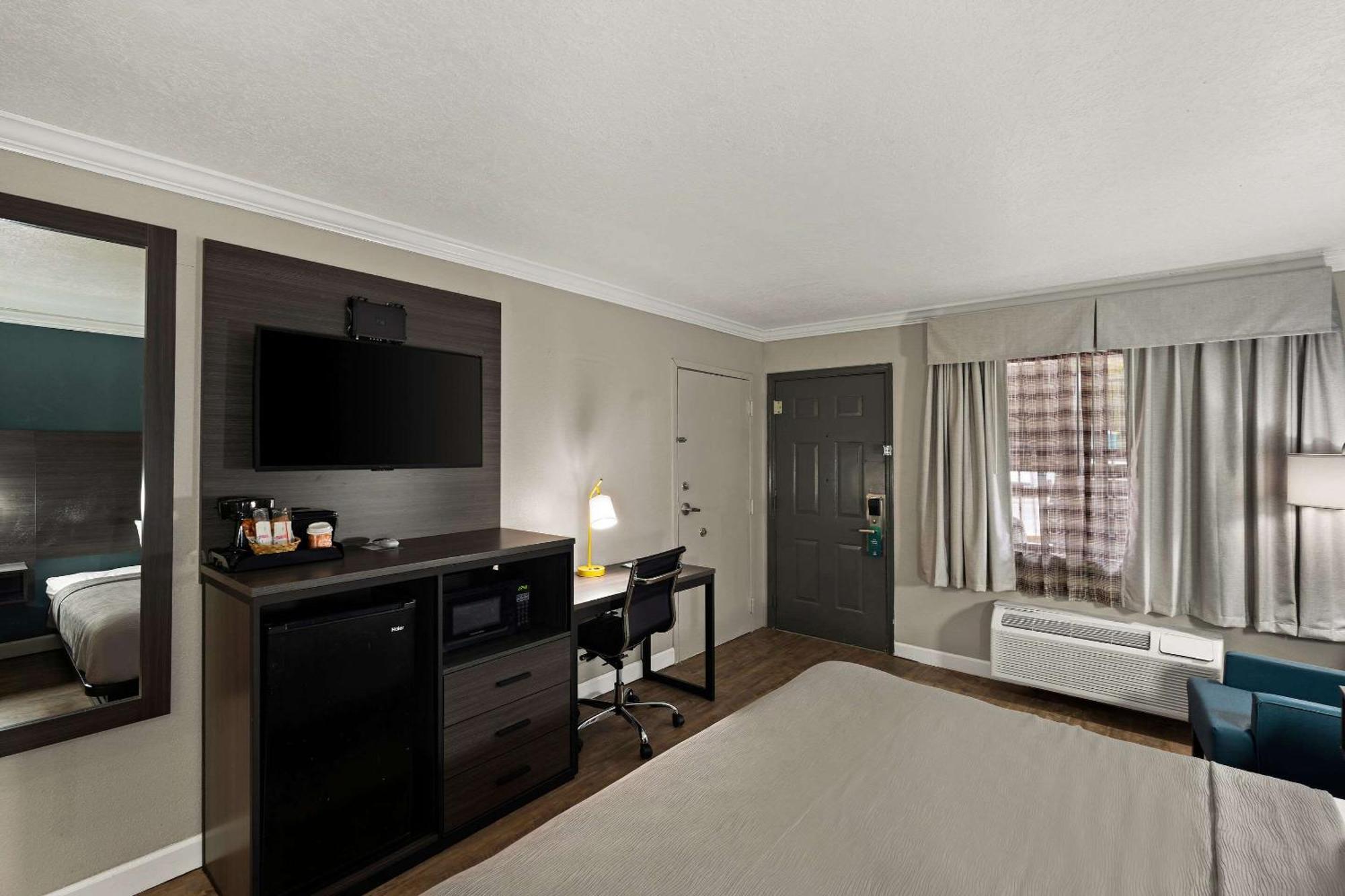 Quality Inn Ocean Springs Exteriör bild
